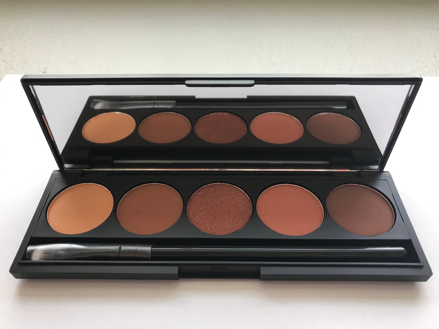 Cali Chic Eye Shadow Palette Eye Shadow Powder Cosmetic Make Up Terracotta