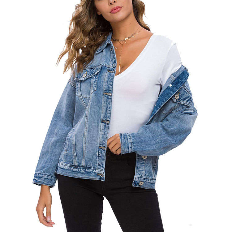 Cali Chic Women's Denim Jacket Celebrity Lt Blue Classic Side Pockets Authentic Denim Jacket