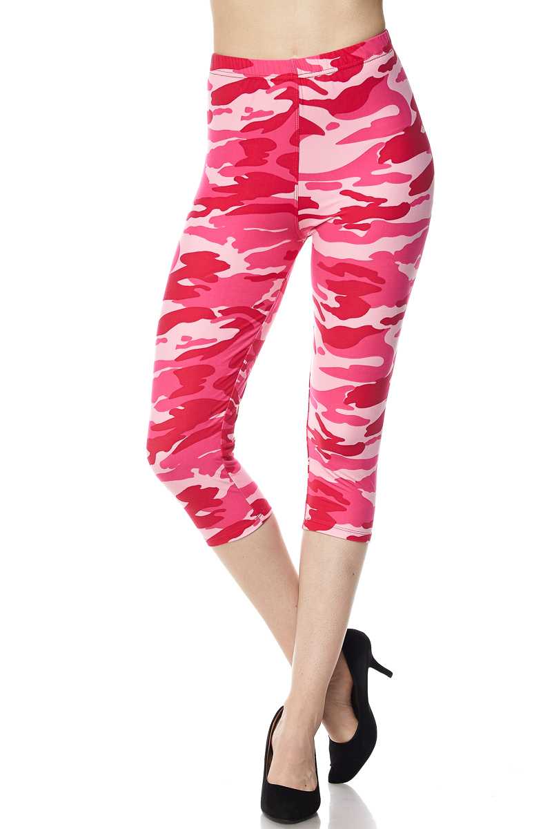 Cali Chic Women's Leggings Celebrity Pink Camo Print Yummy Brushed Capri Leggings