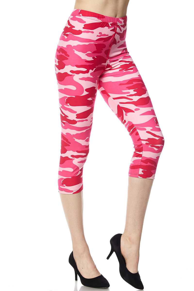 Cali Chic Women's Leggings Celebrity Pink Camo Print Yummy Brushed Capri Leggings