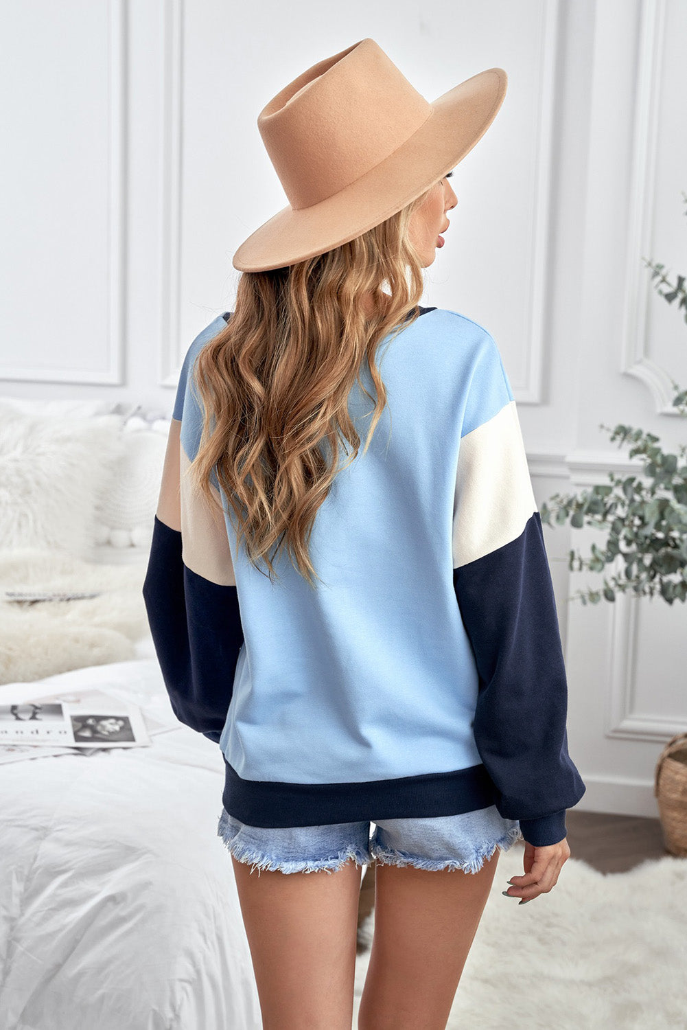 Cali Chic Women's Sweatshirt Celebrity Sky Blue Color Block Pullover Sweatshirt