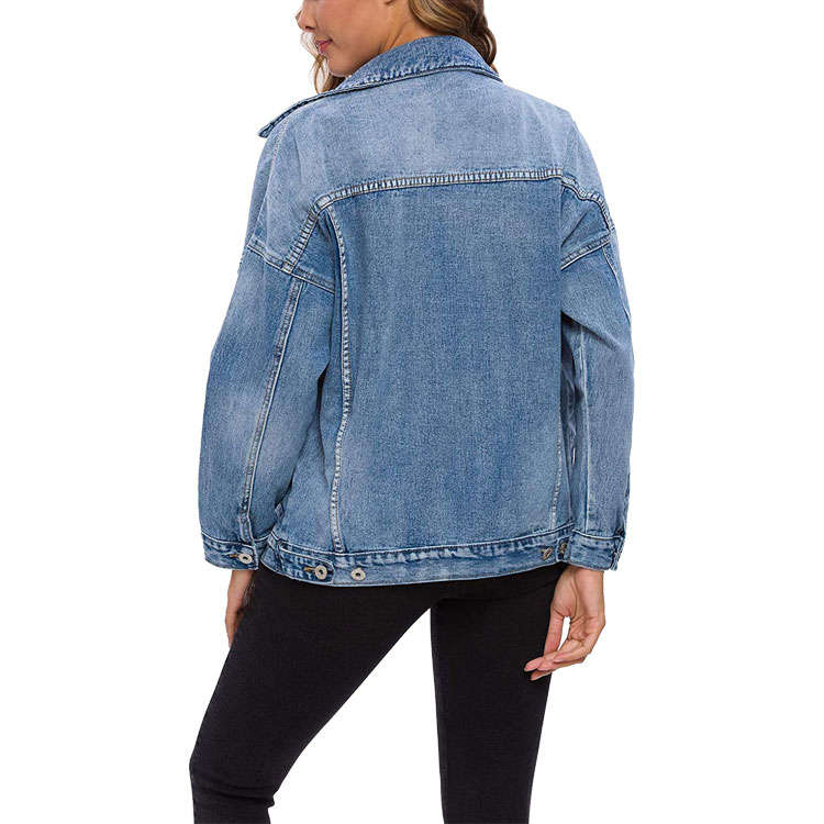 Cali Chic Women's Denim Jacket Celebrity Lt Blue Classic Side Pockets Authentic Denim Jacket