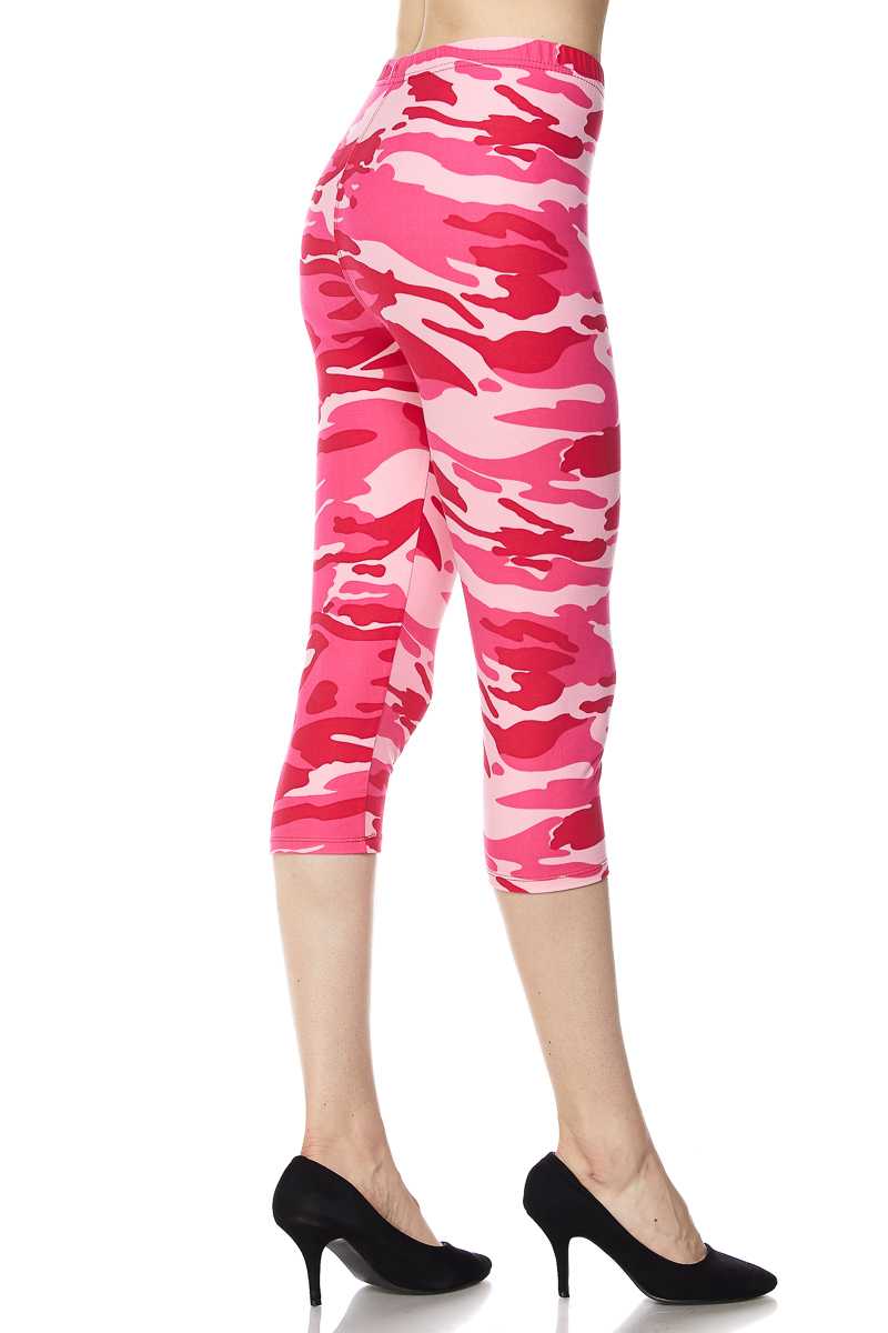 Cali Chic Women's Leggings Celebrity Pink Camo Print Yummy Brushed Capri Leggings