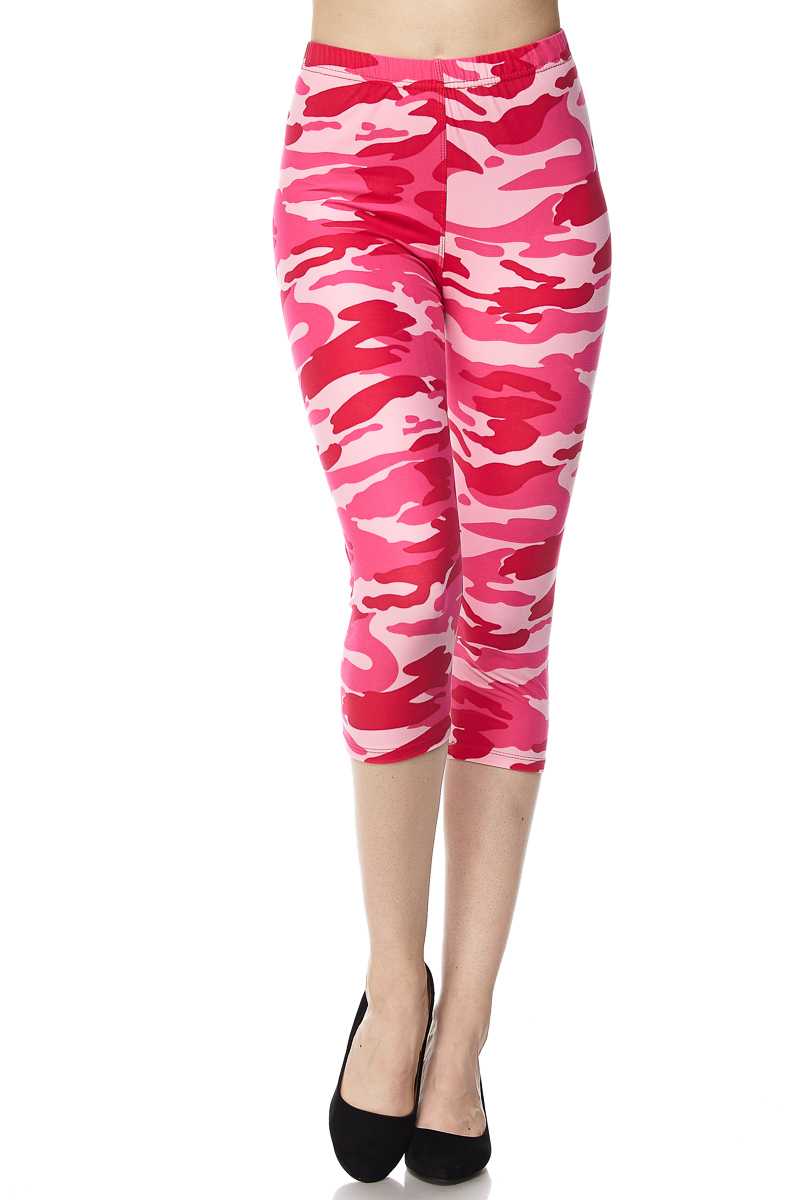 Cali Chic Women's Leggings Celebrity Pink Camo Print Yummy Brushed Capri Leggings